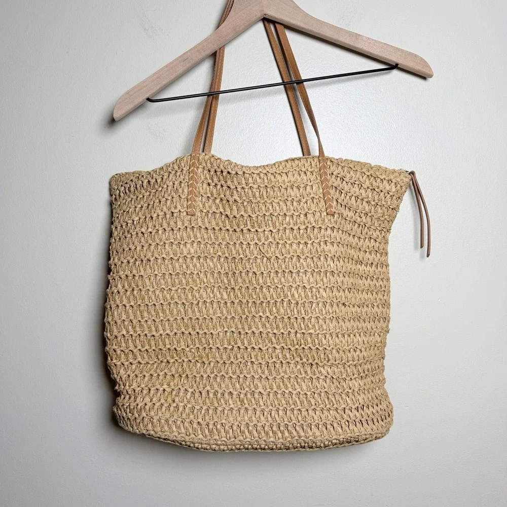 H&M Women Woven Paper Straw Tote Bag OS Tan Faux Leather Trim Zip Top Resort